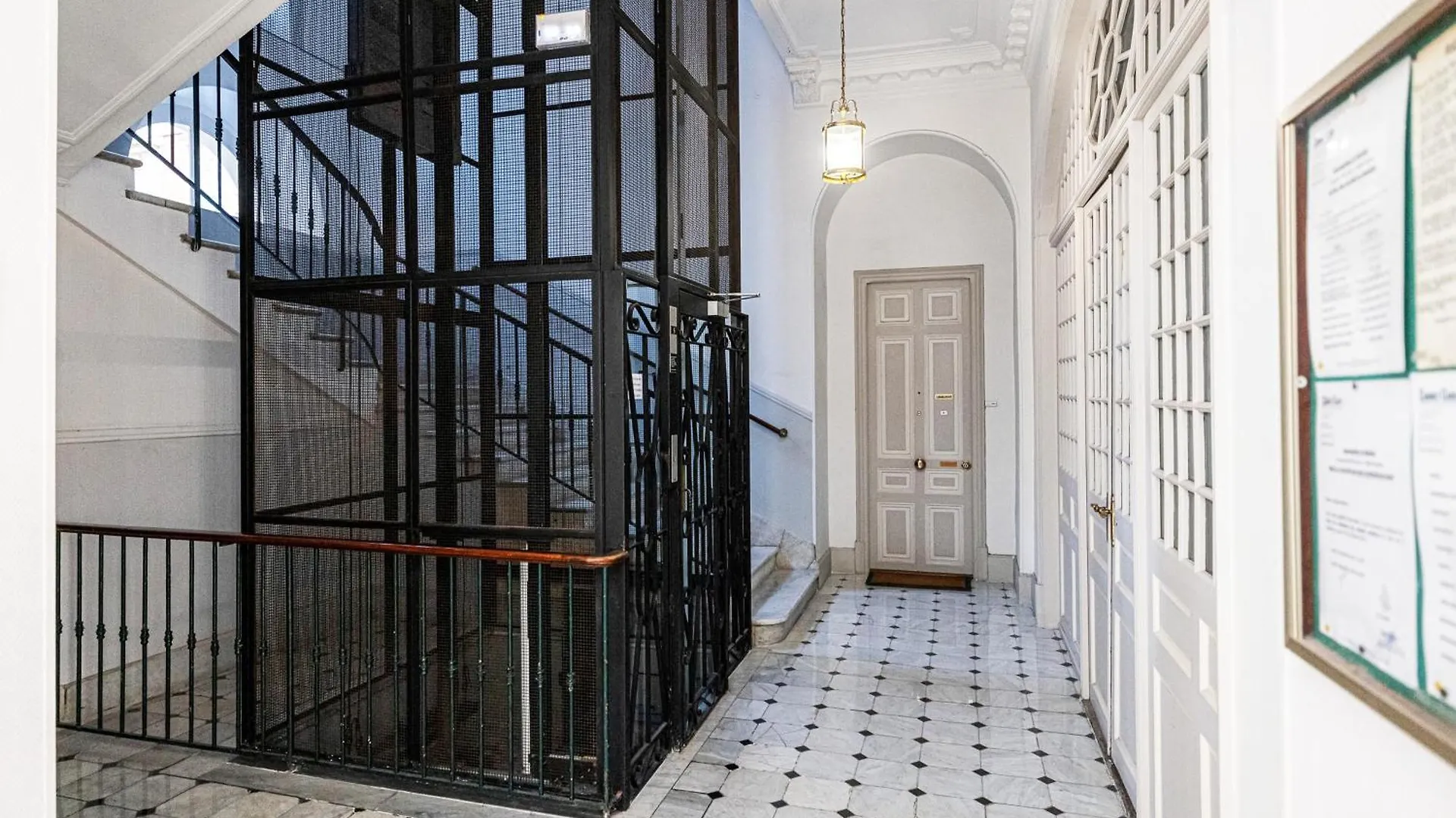 Regina - Happy Rentals Menton